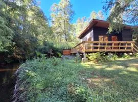 Cabañas y Hostal Casa de Campo Rukaleufu a orillas del Rio Huiscapi