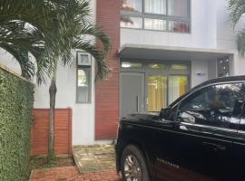 2 Bedroom House at Ayi Mensah Park，位于Aiyimensa的酒店