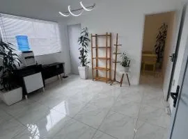 Quarto sem Cama só colchão, Ar Condicionado, Wi-Fi, Banheiro