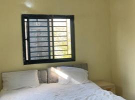 Colley Gimareh Apartment，位于Brufut的酒店