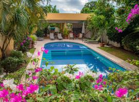 Hotel Zandoyo Bed & Breakfast，位于埃斯孔迪多港的带泳池的酒店