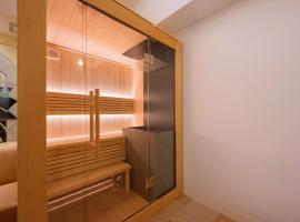 BE FREE HOTELS甲府は2025年8月にカップル専用のホテルをフルリノベーションした まったく新しいスタイルのホテルです様々なご利用者様の自由な過ごし方を提供するホテルとしてBE FREE HOTELsと名付けました，位于Showa的酒店