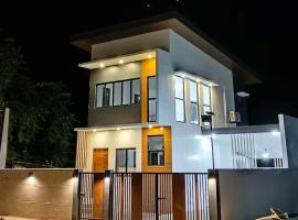 Nice Near-beach House at The Strands, Morong, Bataan，位于莫龙的酒店