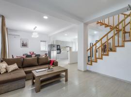 City Gardens Villa，位于奥托佩尼的酒店