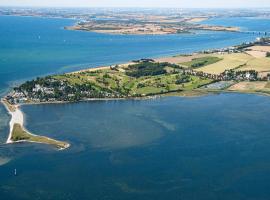 武尔芬纳哈兹假日公园酒店，位于Wulfen auf Fehmarn的酒店