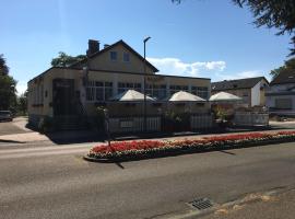 Landgasthof Sonne，位于拉尔的酒店