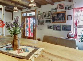 Srna Etno Selo - Hotel i Restoran，位于Inovo的酒店