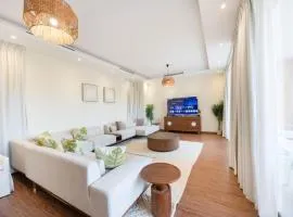 Bloomfields al-Fujairah 4BR Villa, Beach Access