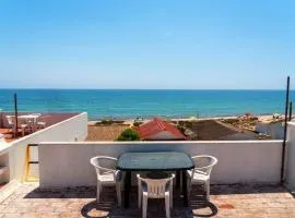 Blife Troya private rooms at Faro beach