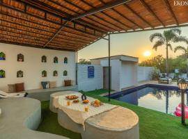 EKO STAY - Octagon Farms Villa，位于罗纳瓦拉的酒店