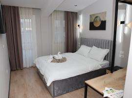 Kremelo Hotel，位于培拉特的酒店