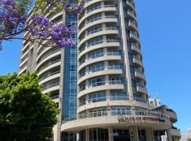 马兰白套房酒店，位于巴拉那的酒店