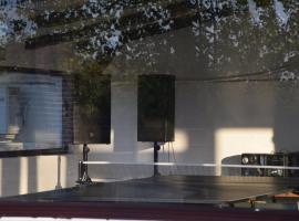 Pensiunea SanMarco，位于Ostrov的酒店