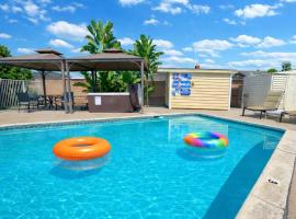 Orchard Villa Disneyland 5 Bedroom Pool Home Spa，位于安纳海姆的酒店