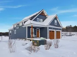 The Owl's Nest Retreat at North Lake