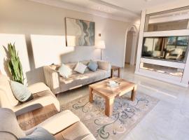 Four Seasons Suites，位于塔伊夫的带停车场的酒店