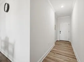 Relaxing 2BR Home w Contemporary Style