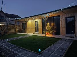 MR Tiny House - Private Parking，位于Roşu的酒店