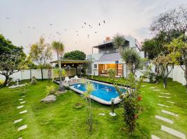 Paradise Pool Villa 30min from Ecity Garden2BHK，位于霍苏尔的酒店