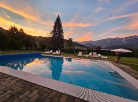 Ferienwohnung Blick ins Grüne，位于Rossleithen的酒店