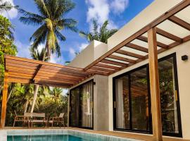 Casa Celesta - New Private Saltwater Pool Villa with 2 Ensuite BR, Full Kitchen, Sunken Lounge & Shaded Terrace，位于帕干岛的酒店