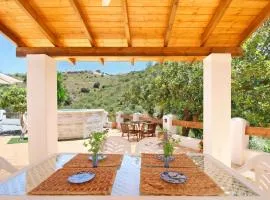 Holiday Home Villa La Zorzalera mit Tauchbecken- Wifi- Klimaanlage by Interhome