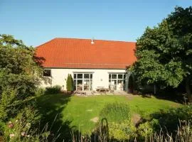 Holiday Home in Weenzen mit Großem Garten by Interhome