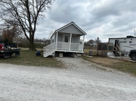 Camp Mi Casa house 26，位于迦太基的酒店