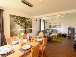 Holiday Home Ruhiges Ferienhaus in Lommersdorf mit Garten by Interhome