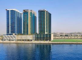 The First Collection Waterfront, Dubai, a Tribute Portfolio Hotel，位于迪拜的酒店