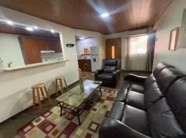 Apartamento completo cerca del Aeropuerto y Parque Viva 5 personas