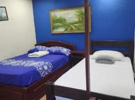BlueRock Hostal