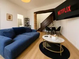 L'Azur - By BEST KEYS - Duplex Élégant Rénové - 5 min Gare - Fibre Ultra Rapide - Bureau Télétravail - Smart TV & Canapé XXL