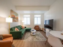 Class & Space Uptown