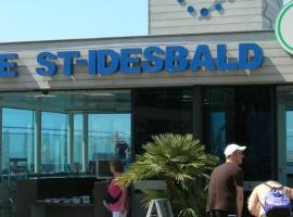 Luxury Suite Koksijde 402 Adult only，位于科克赛德的酒店