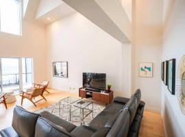 405 - Modern and Luxury Condo - View and Pool，位于拜圣保罗的分契式公寓