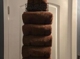 Small house，位于Pilot Hill的酒店