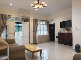 Acrolia Homestay，位于日惹的酒店