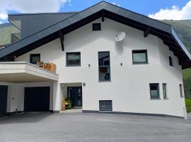 Haus Dominik，位于湖城的酒店