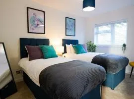 3-Bed House, Sleeps 5,Bedford