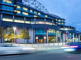 Radisson RED London Twickenham，位于特威克纳姆的高尔夫酒店