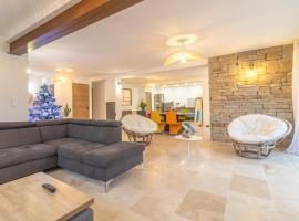 chambre avec salle de bain privative，位于昂代的酒店