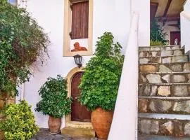 Holiday Home Villa Manthos Traditionelles Kretisches Herrenhaus by Interhome