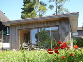 Holiday Home Gartenbungalow 2 - 3 Personen by Interhome，位于阿尔邦的酒店