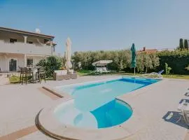 Holiday Home Zweistöckiges Ferienhaus Villa Dany by Interhome