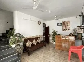 Tripathi's Rampath Inn Near Ram Mandir