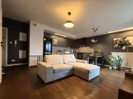 Studio in Centro Stile Buenos Aires con Check-in Automatico H24 e Parcheggio Gratuito