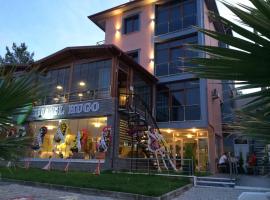 Hotel Hugo，位于阿尔特诺卢克的酒店