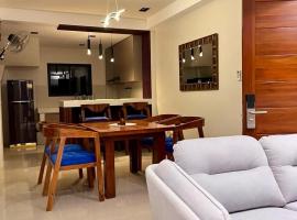 2BR Modern Cocoon-Near Beach, Subic Bay Yacht Yacht, Inflatable Island，位于苏比克的酒店