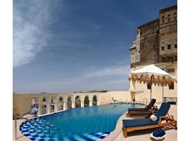 Fort Barli - A 16th Century Castle，位于Barli的酒店